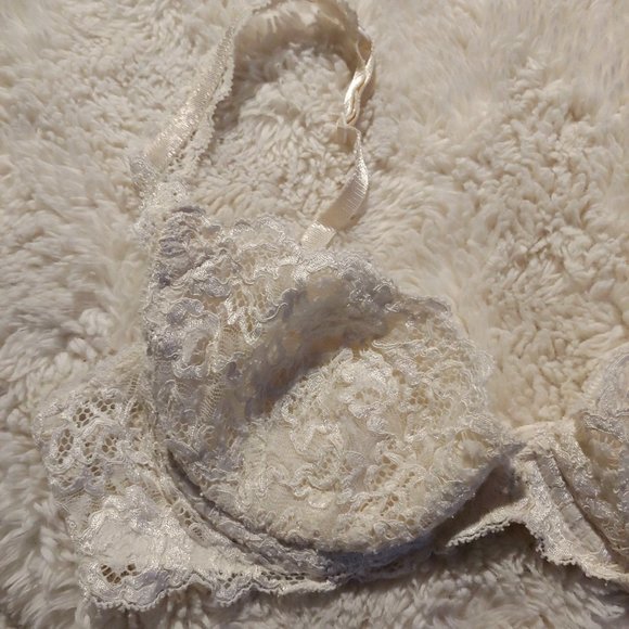 Exilia Ivory Lightly Padded Lace Made in Italy 36A - Picture 2 of 16